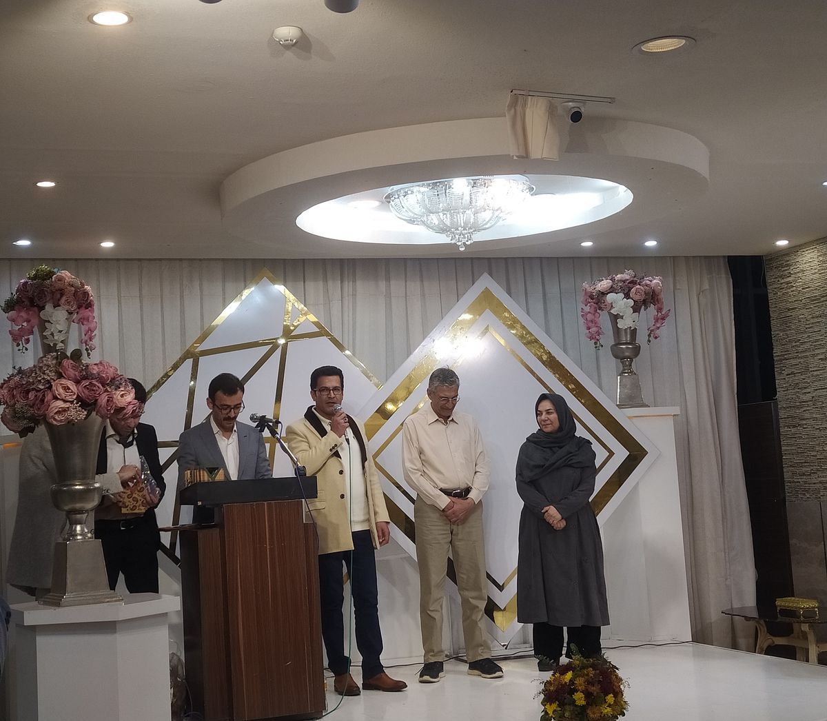 مراسم تجلیل از کادر مدیریتی، کارشناسی و کارگری مزارع تات سبز و پاپلی